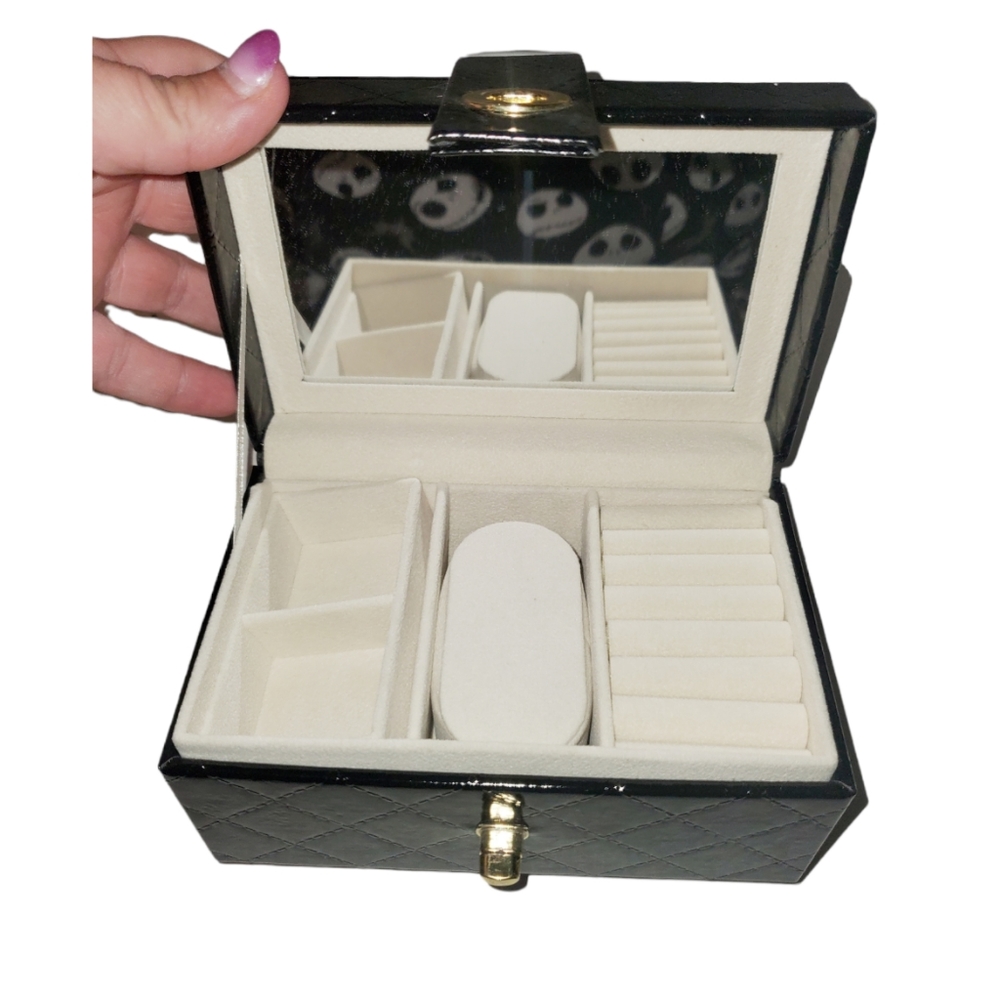 Akribos XXIV Jewelry Box - Picture 2 of 4